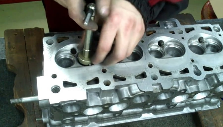 Прирезка седел клапанов